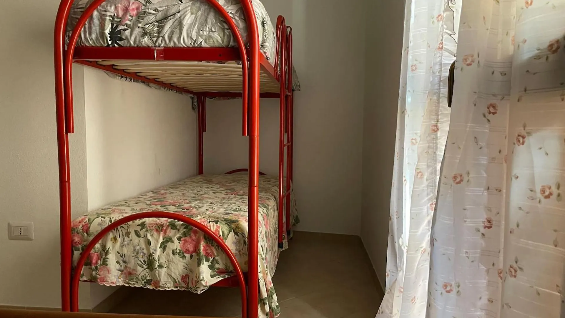 Big Home Zan01/02 - 4 Bedrooms - 16 Beds - 4 B Agrustos